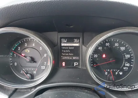 2013 Jeep Grand Cherokee Laredo Trailhawk z USA, uszkodzony, nr VIN 1C4RJFAT9DC591384